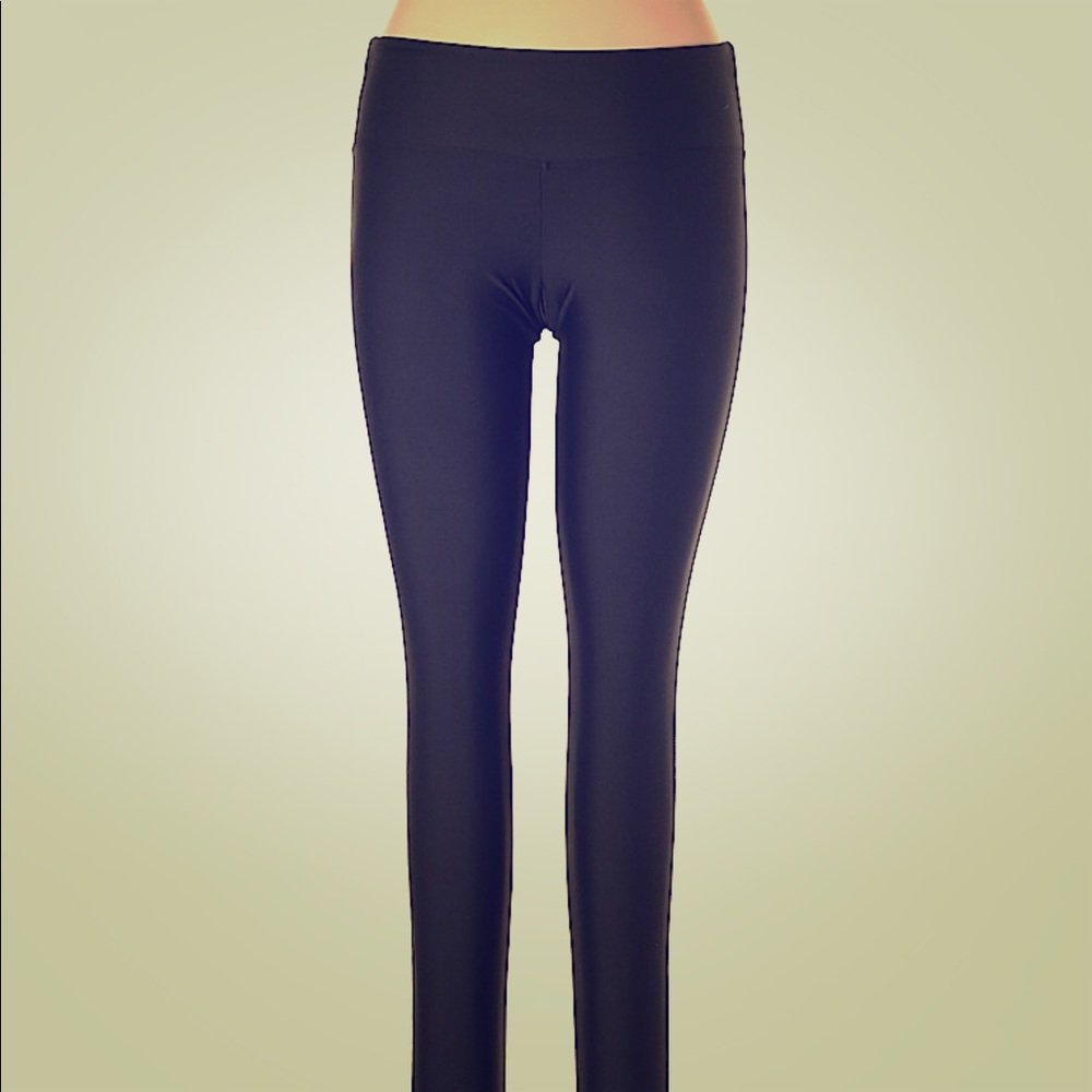 Fashion flywheel Black leggings w/ side mesh slit - Picture 2 of 8